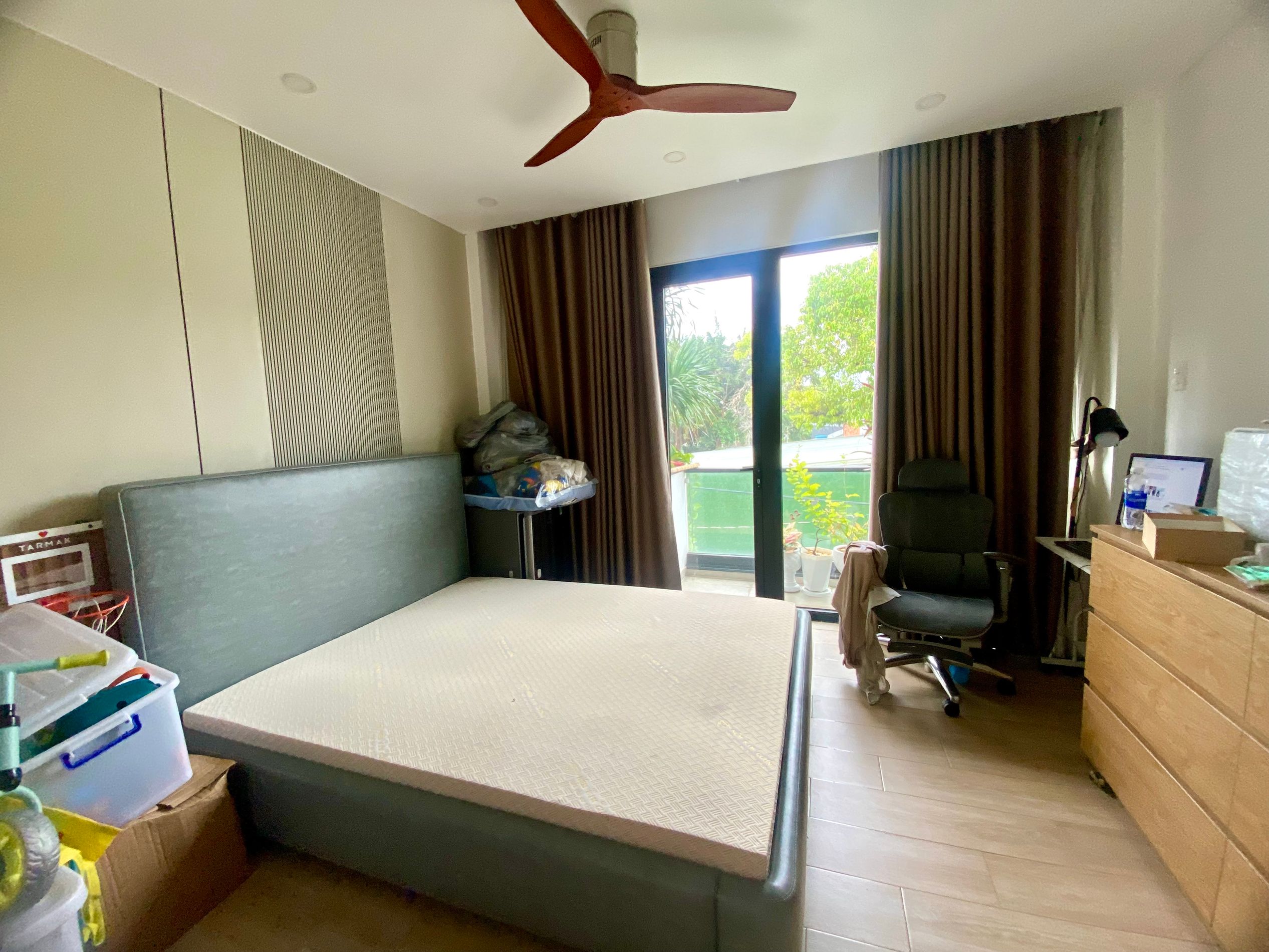 Bán nhà hẻm 4 tầng, 74m2, gần Aeon Tân Phú, full nội thất, chỉ 8,8 tỷ