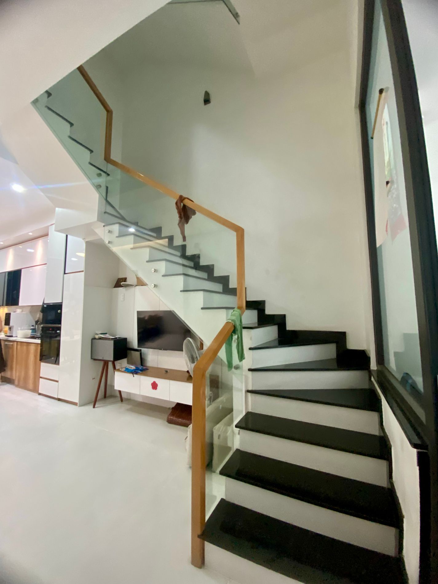Bán nhà hẻm 4 tầng, 74m2, gần Aeon Tân Phú, full nội thất, chỉ 8,8 tỷ