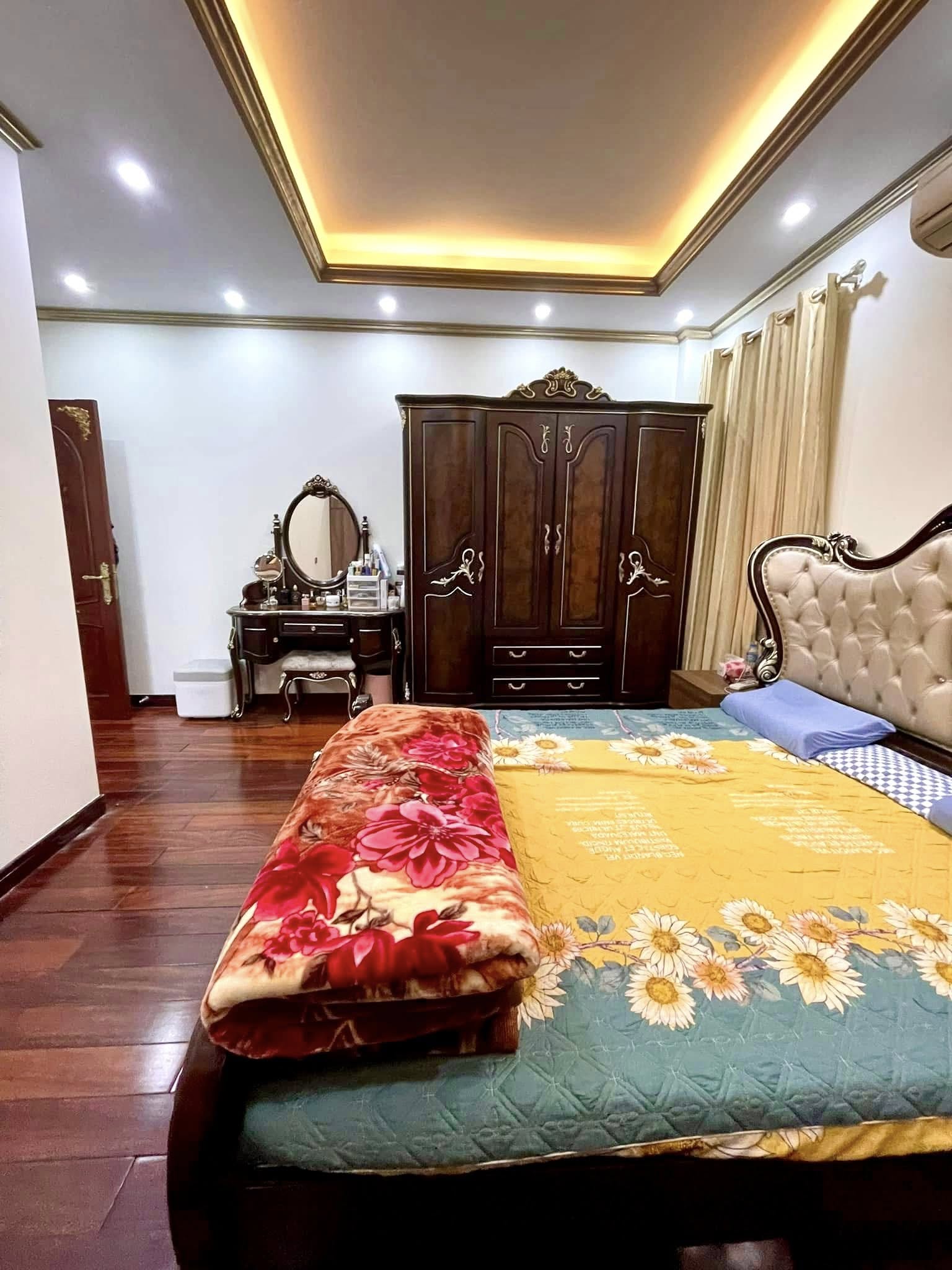 Bán tòa nhà chung cư mini đường Tam Khương, 100m2, xây 7 tầng, thang máy