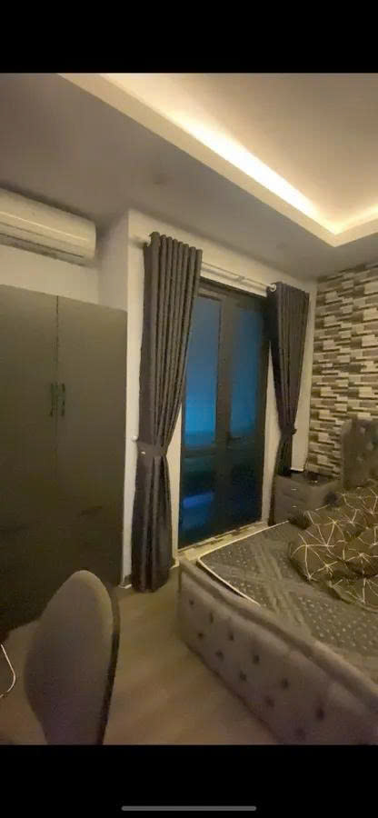 Hiếm nhà đẹp 5 tầng mặt phố 19 tháng 5, 53m2, mặt tiền 4.7m, kinh doanh sầm uất, giá 18.5 tỷ