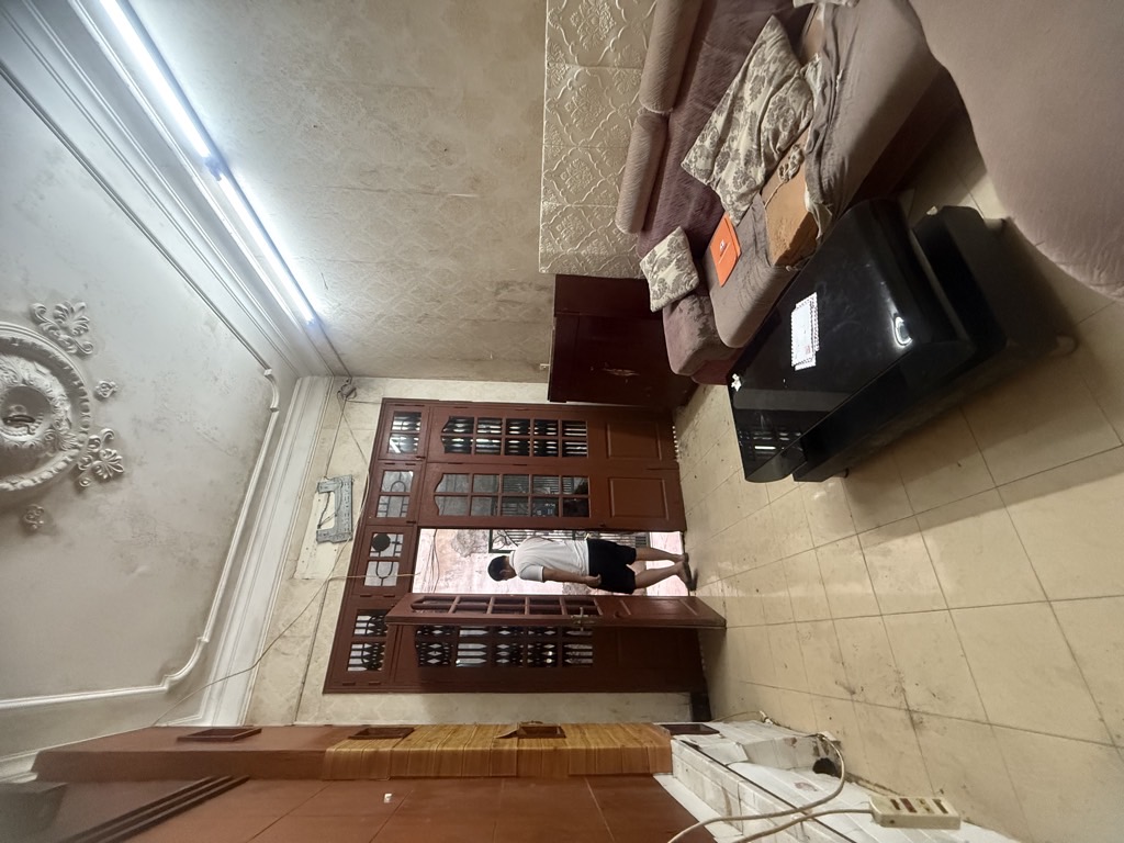 Nhà phố Ngọc Khánh – ngõ nông – vị trí đẹp – 36m2 – 5 tầng – 8.2 tỷ