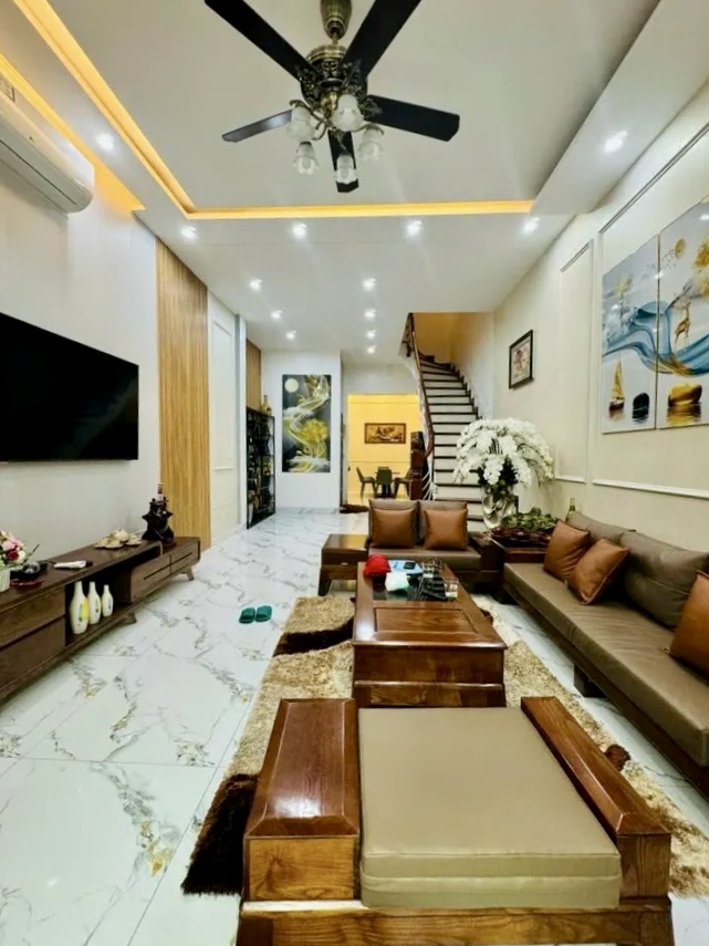 Cơ hội hiếm – Bán nhà đẹp Trường Chinh, Đống Đa, 82m², 5 tầng, gara ô tô, thang máy, 25 tỷ