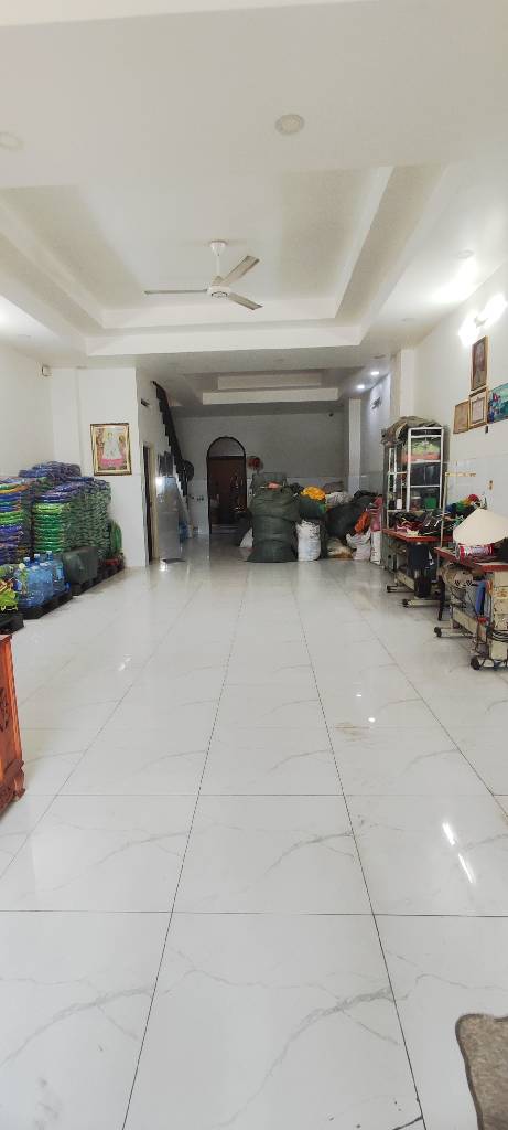 Nhà sát khu Tên Lửa, 111m2, đường 6m, xe tải thông, giá 8 tỷ