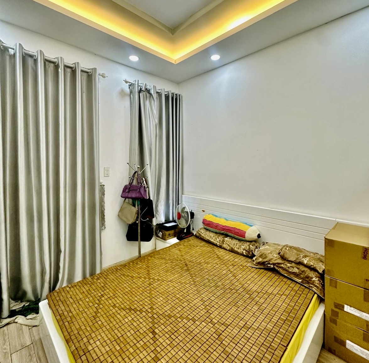 Bán nhà sát mặt tiền Medcedes Quang Trung, 5 tầng, diện tích 48m2, chi 7 tỷ