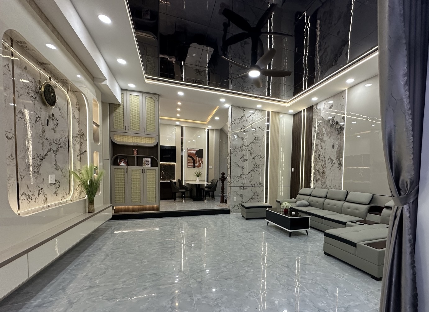 Bán nhà 6m x 10m, 4 tầng, hẻm ngay Emart Phan Huy Ích, giá 7,68 tỷ