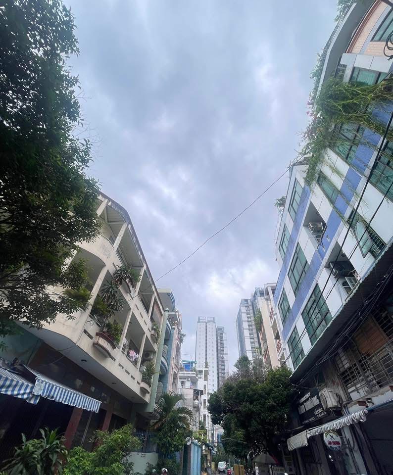 Bán nhà 7 tầng, 100m2, vuông chuẩn mới ngay khu vip nhà thi đấu Phú Thọ