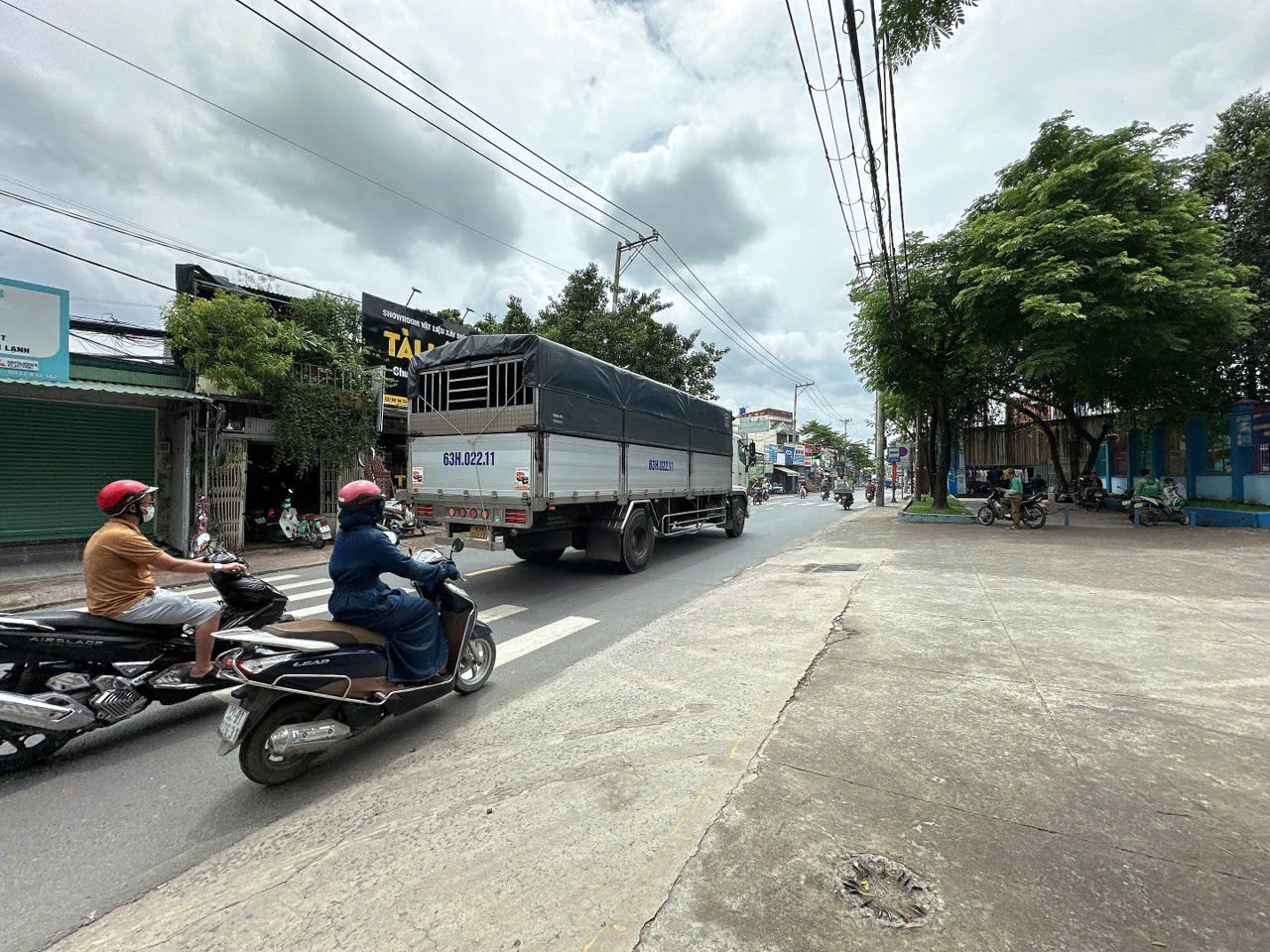 Bán kho xưởng đường 10m Hà Huy Giáp, quận 12 ngang 15.5m 605m2 gần cầu Phú Long 20 tỷ