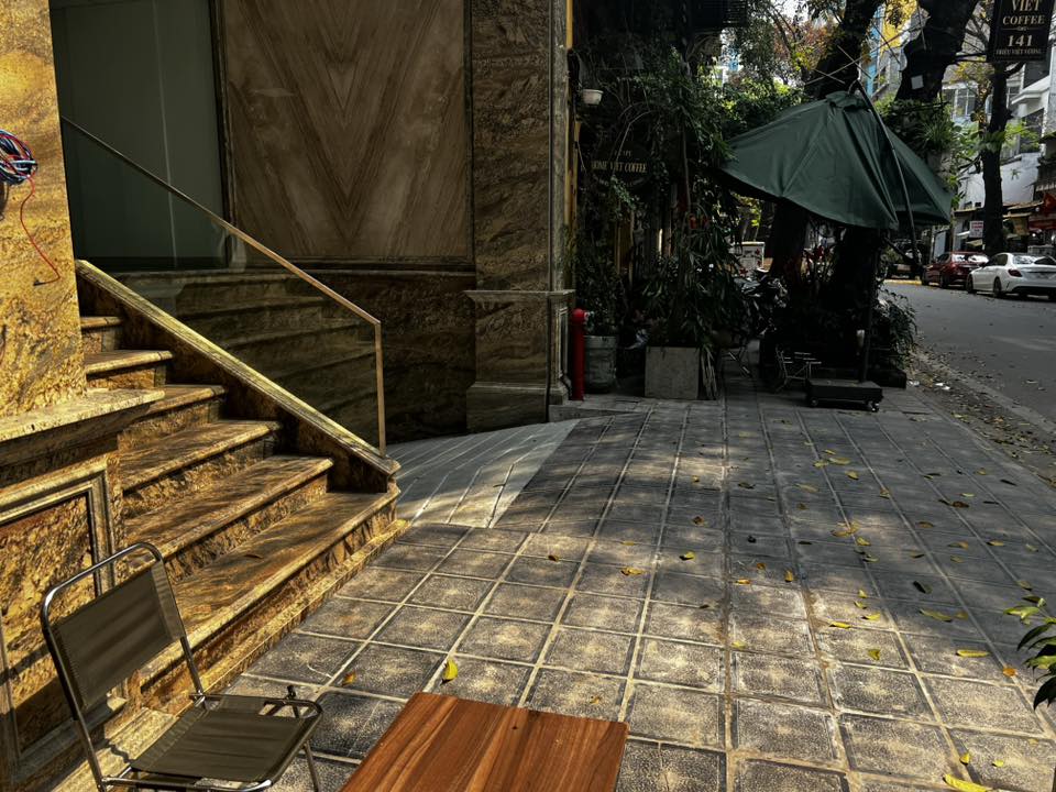 Bán tòa nhà mặt phố Triệu Việt Vương - 170m2 - 11 tầng - thang máy - thông sàn