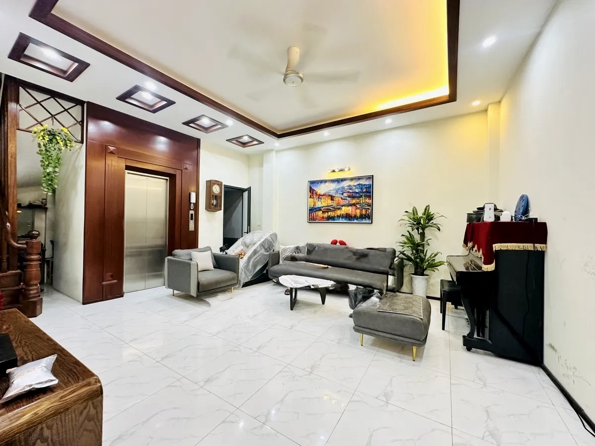 Bán nhà Tây Sơn - Thái Hà, 44m2, dân xây 6 tầng thang máy, ngõ nông, giá chỉ 15,5 tỷ