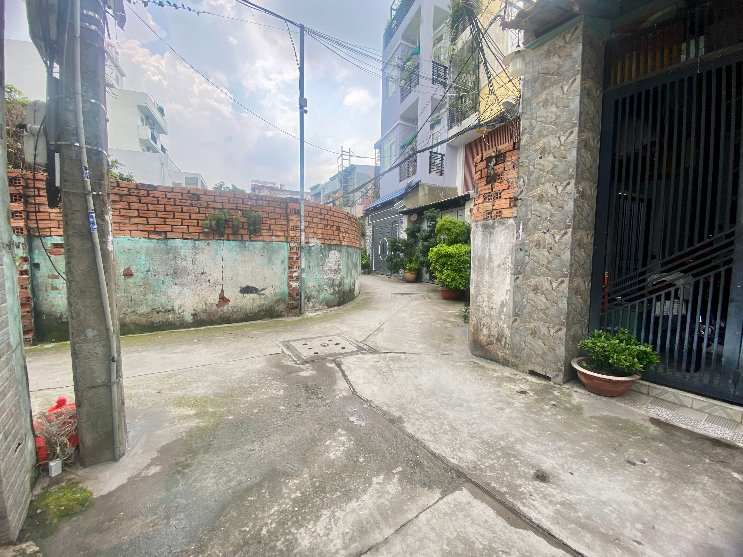 Nhà 5 tầng, Tân Thắng, 40m2, gần Aeon, chỉ 5,06 tỷ, sổ hồng riêng