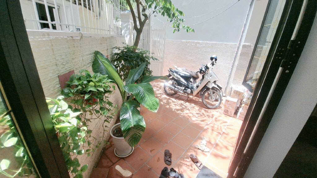 Nhà đẹp lô góc phố Đội Cấn – 55m2 – mặt tiền 6.6m – sân rộng – 10m ra ô tô – gần Hồ Tây – giá tốt