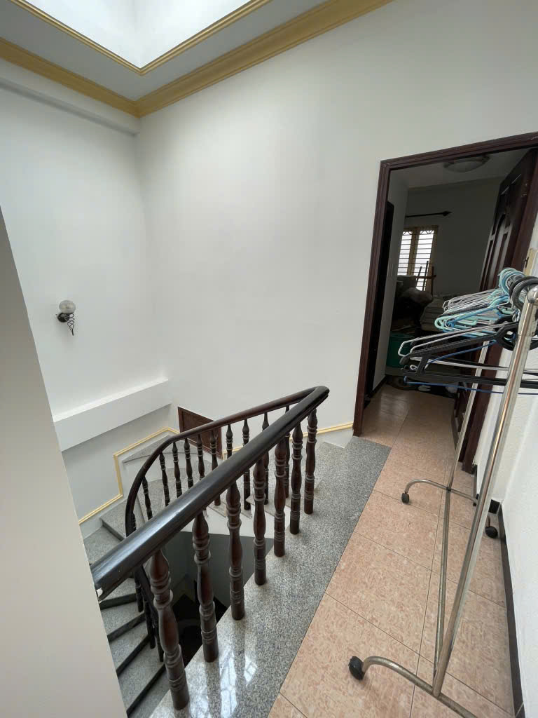 Nhà thật nhà đẹp xe hơi ngủ trong nhà - 4 tầng 5 phòng ngủ gần mặt tiền Thích Quảng Đức, Phú Nhuận