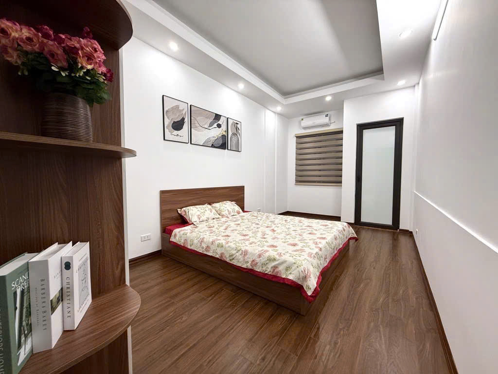 Bán nhà khu Trương Định, ngõ thông, kinh doanh, ô tô tránh 10m, 40m2 x 5 tầng, giá chỉ 10,85 tỷ