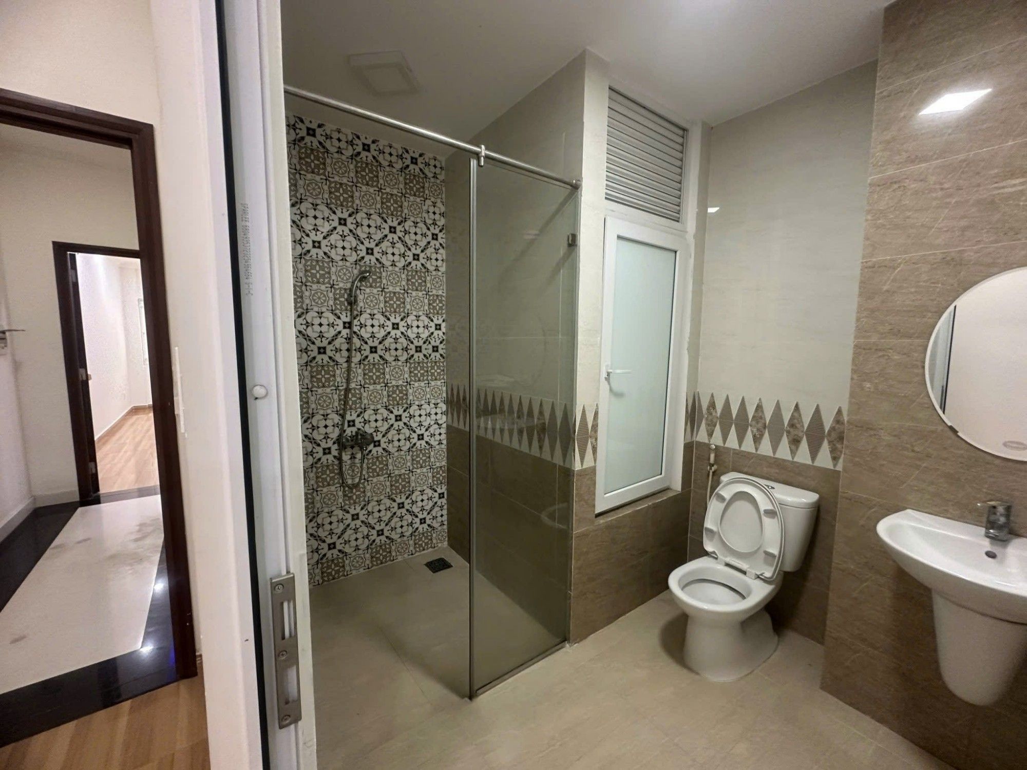 Bán nhà mặt tiền Bắc Ái, Tân Phú, 80m2, 5 tầng, 6 ngủ, chỉ 13 tỷ