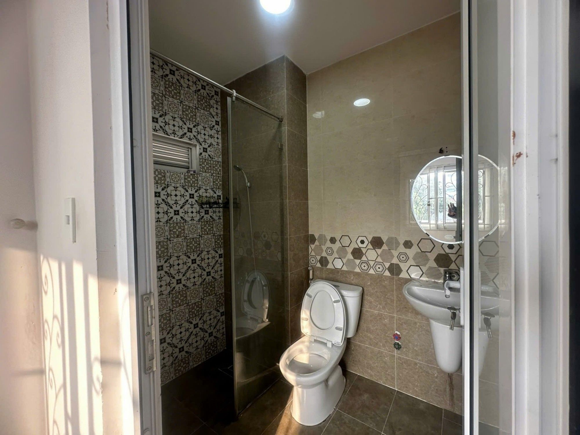 Bán nhà mặt tiền Bắc Ái, Tân Phú, 80m2, 5 tầng, 6 ngủ, chỉ 13 tỷ