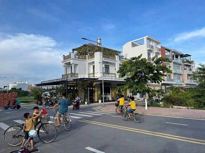 Cần bán gấp lô 140m2 ngay khu tái định cư Phú Đông đường Hùng Vương 2,1 tỷ, sang tên