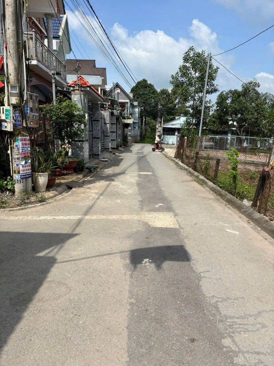 Cần bán gấp lô đất khu tái định cư Lộc An - Bình 80m2 giá 1tỷ6 có sổ sẵn