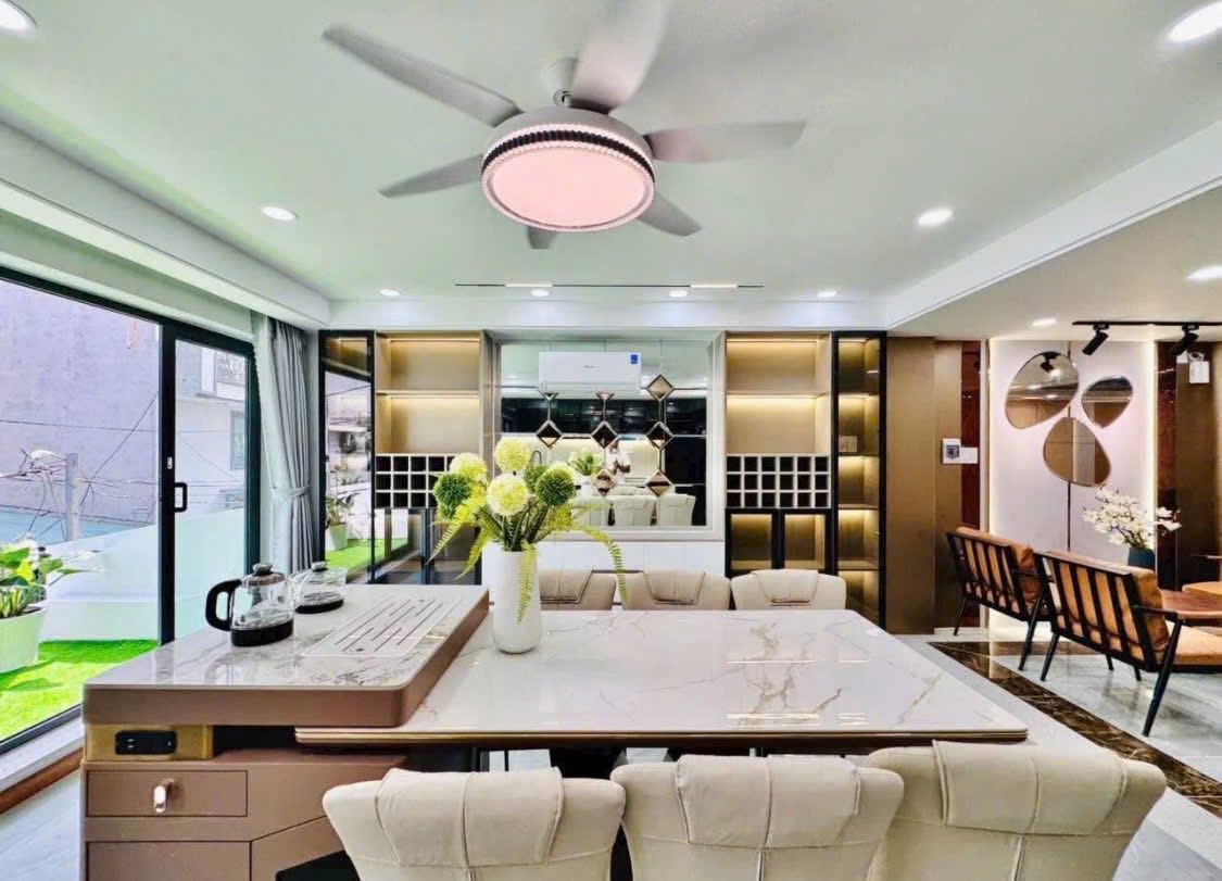 Bán nhà xây mới 5m x 15m, có tháng máy hẻm 6m thông ngay Lê Đức Thọ, Gò Vấp