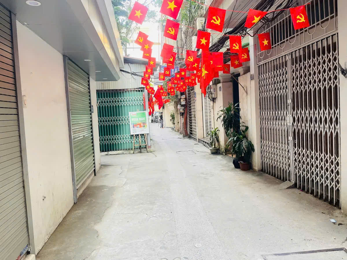 Hào Nam 30m2 x 5 tầng - gần phố - gần oto - ngõ thông thoáng