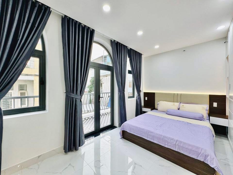 Bán nhà ngay đại học Công Nghiệp 4, 4 tầng, 35m2