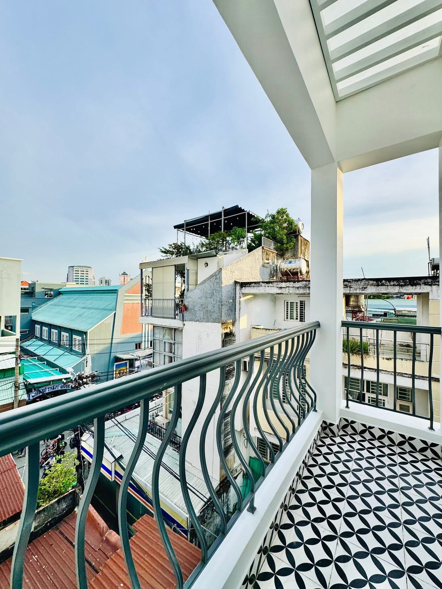 Bán nhà ngay đại học Công Nghiệp 4, 4 tầng, 35m2