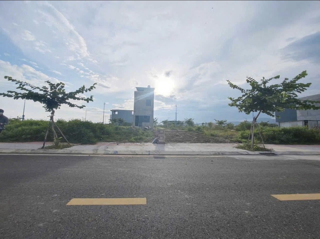 Bán đất 95m2 vị trí đẹp, ngay trung tâm, cạnh Vành Đai 4, MT đường nhựa rộng rãi, giá đầu tư