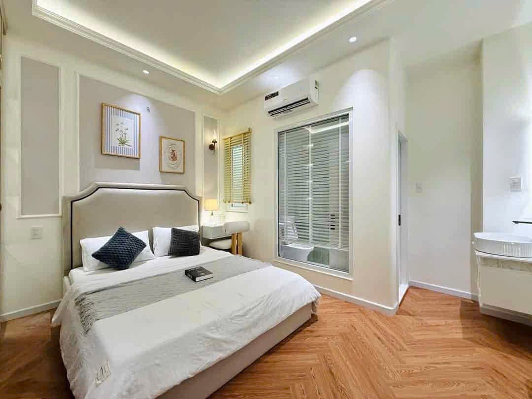 Bán nhà 3 tầng, Nguyễn Văn Nguyên, phường Tân Định, quận 1, hẻm 5m, giá 2,68 tỷ