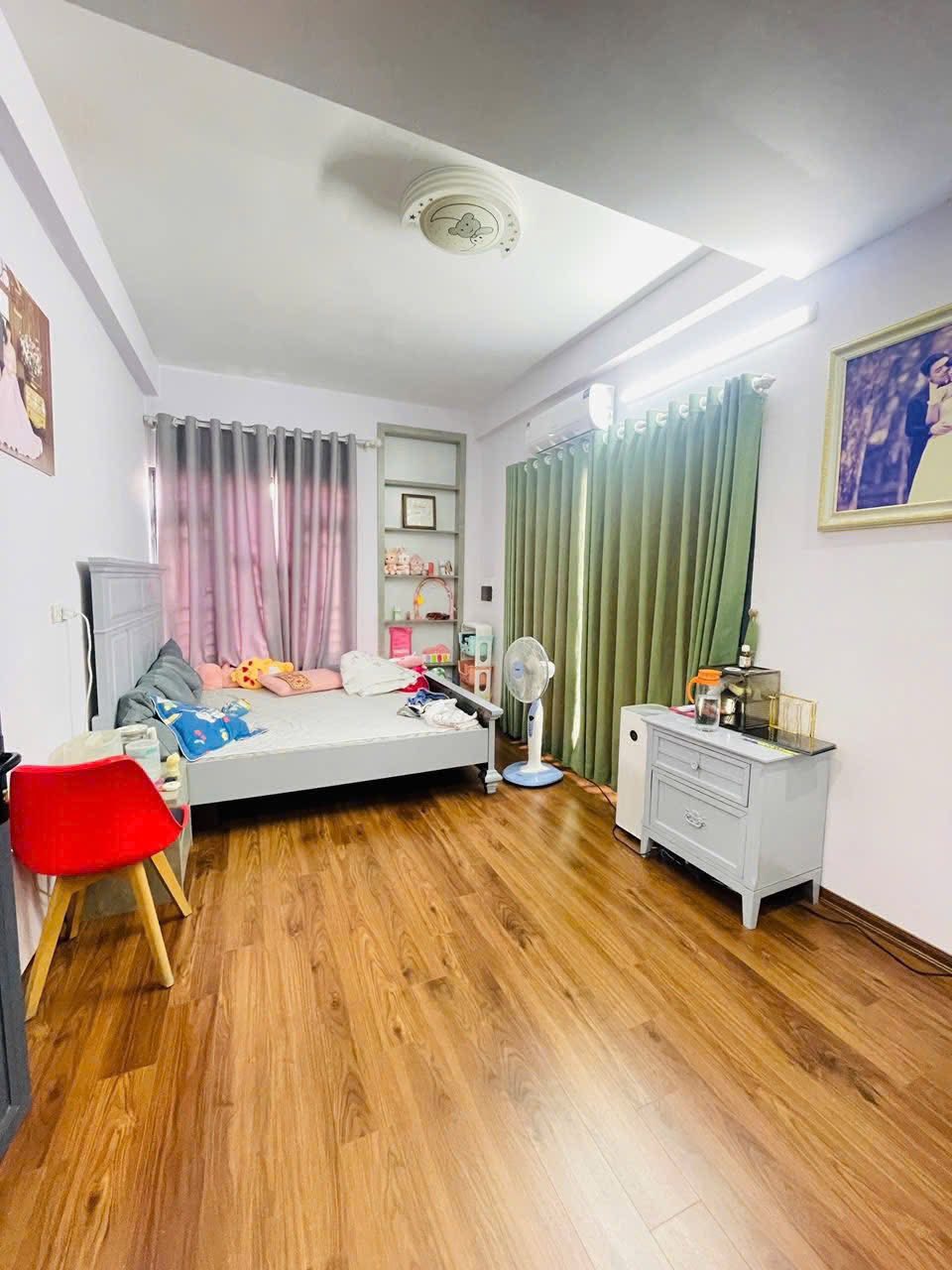 Nhà lô góc 5 tầng Phố Trạm - cơ hội vàng cho cuộc sống hoàn hảo của vợ chồng trẻ Long Biên