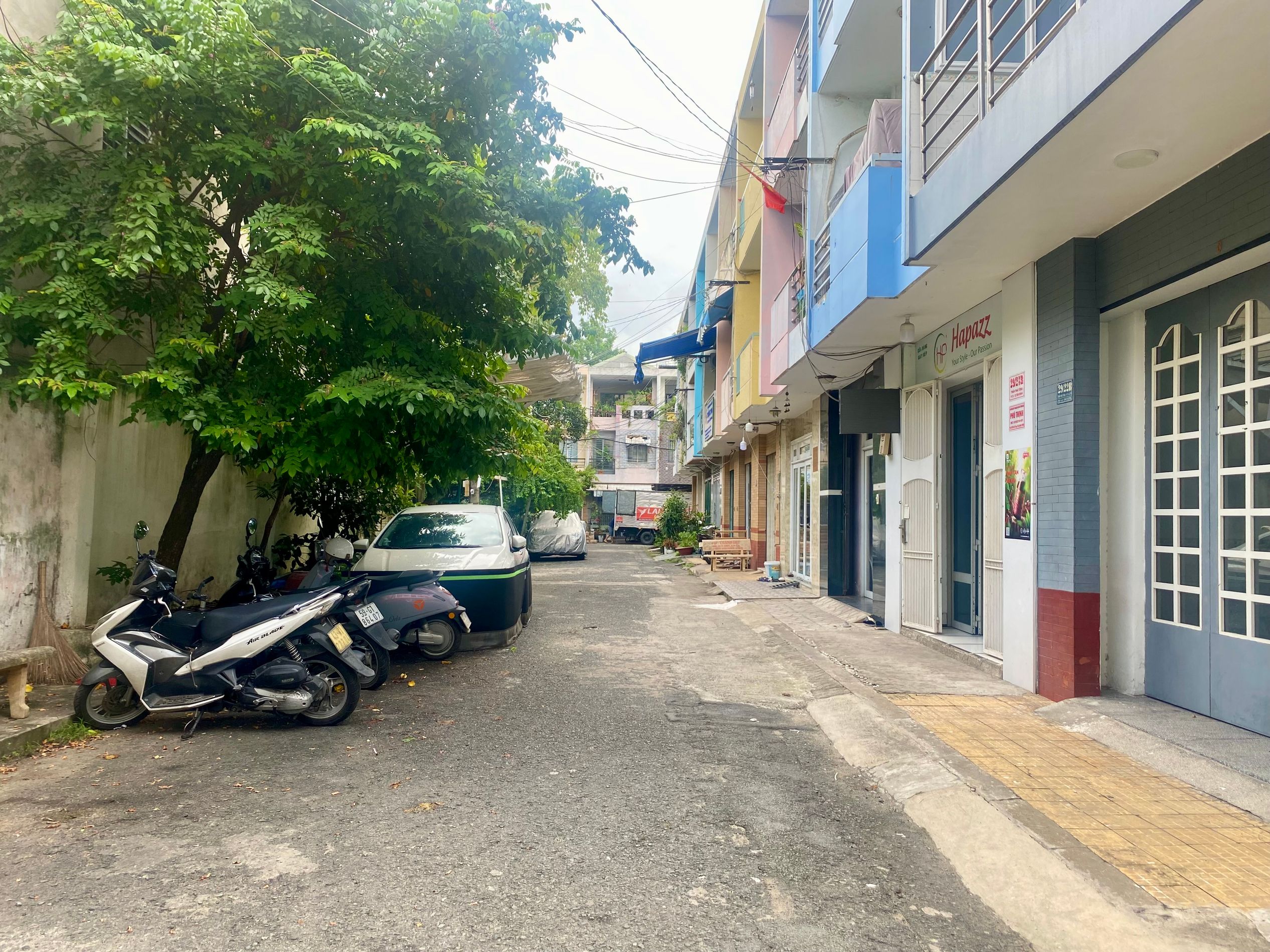 Nhà hẻm xe hơi 8m Trần Thái Tông, 50m2, 3 tầng, chỉ 7.6 tỷ thương lượng, an ninh cao