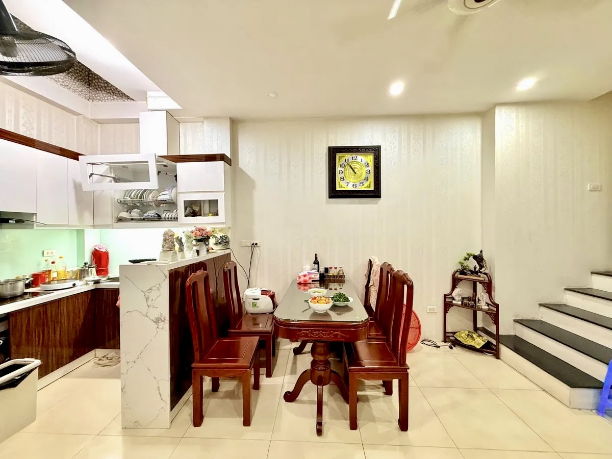 Bán nhà Minh Khai – Hoàng Mai, 35m2 x 5 tầng 2 thoáng, nhà dân xây cực chắc, chỉ 7,5 tỷ, sổ đỏ