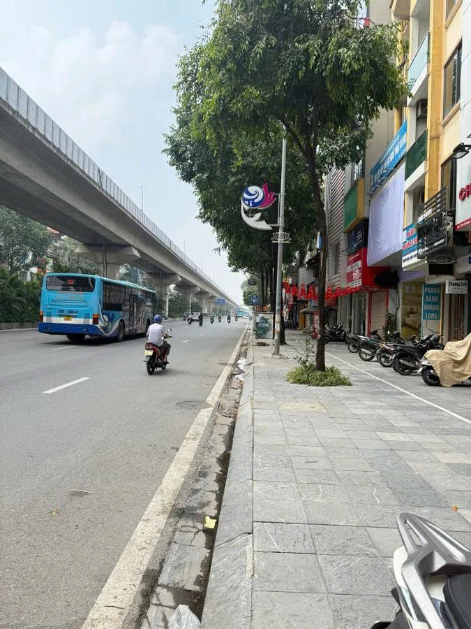 Hiếm nhà đẹp 7 tầng mặt phố lớn Quang Trung, 148m2, mặt tiền 6.1m, lô góc, thang máy, vị trí đẹp, kinh doanh, giá 72 tỷ