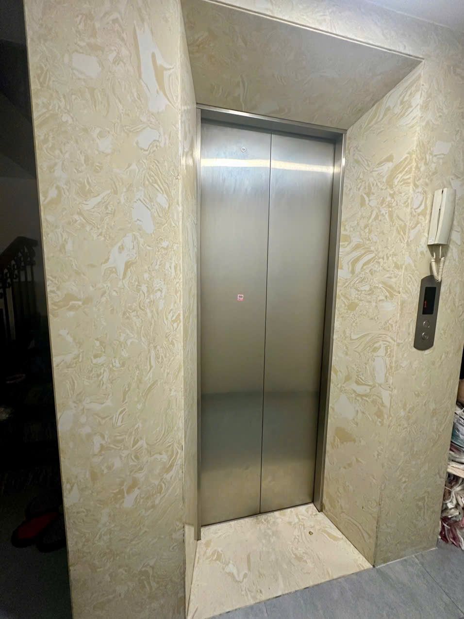 Nhà 8m Trịnh Đình Trọng, 88m2, 5 tầng, có thang máy, chỉ 12,5 tỷ