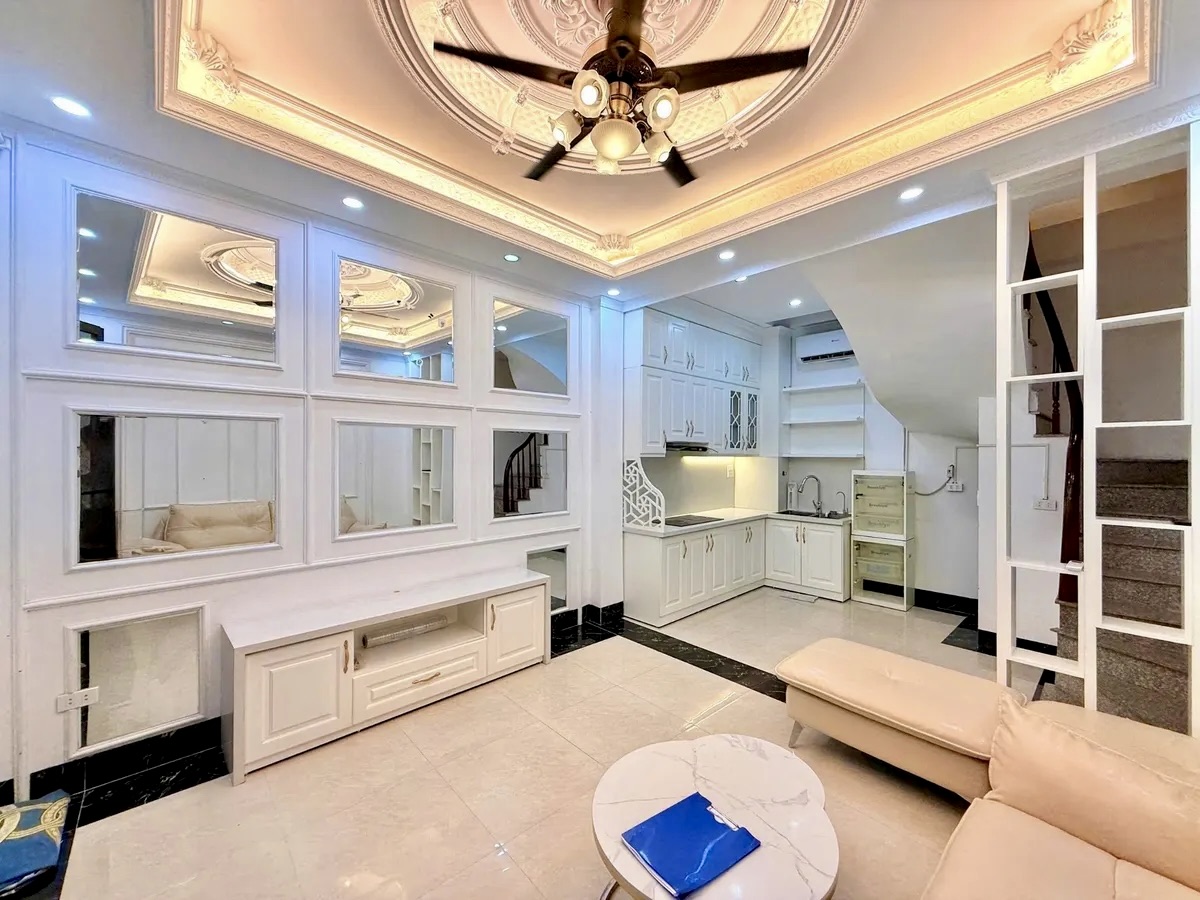 Bán nhà Đống Đa – Pháo Đài Láng, lô góc 2 thoáng, nhà 5 tầng - 3 ngủ ở ngay, giá 8,95 tỷ