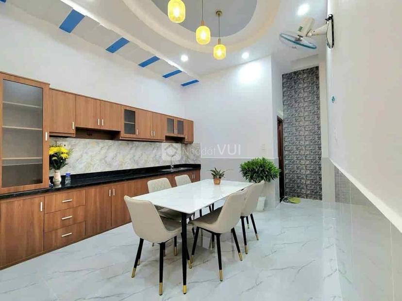 Bán nhà hẻm xe hơi, 5m đường Nguyễn Xí, phường 26, Bình Thạnh, diện tích 59,7m2, giá 2.35 tỷ