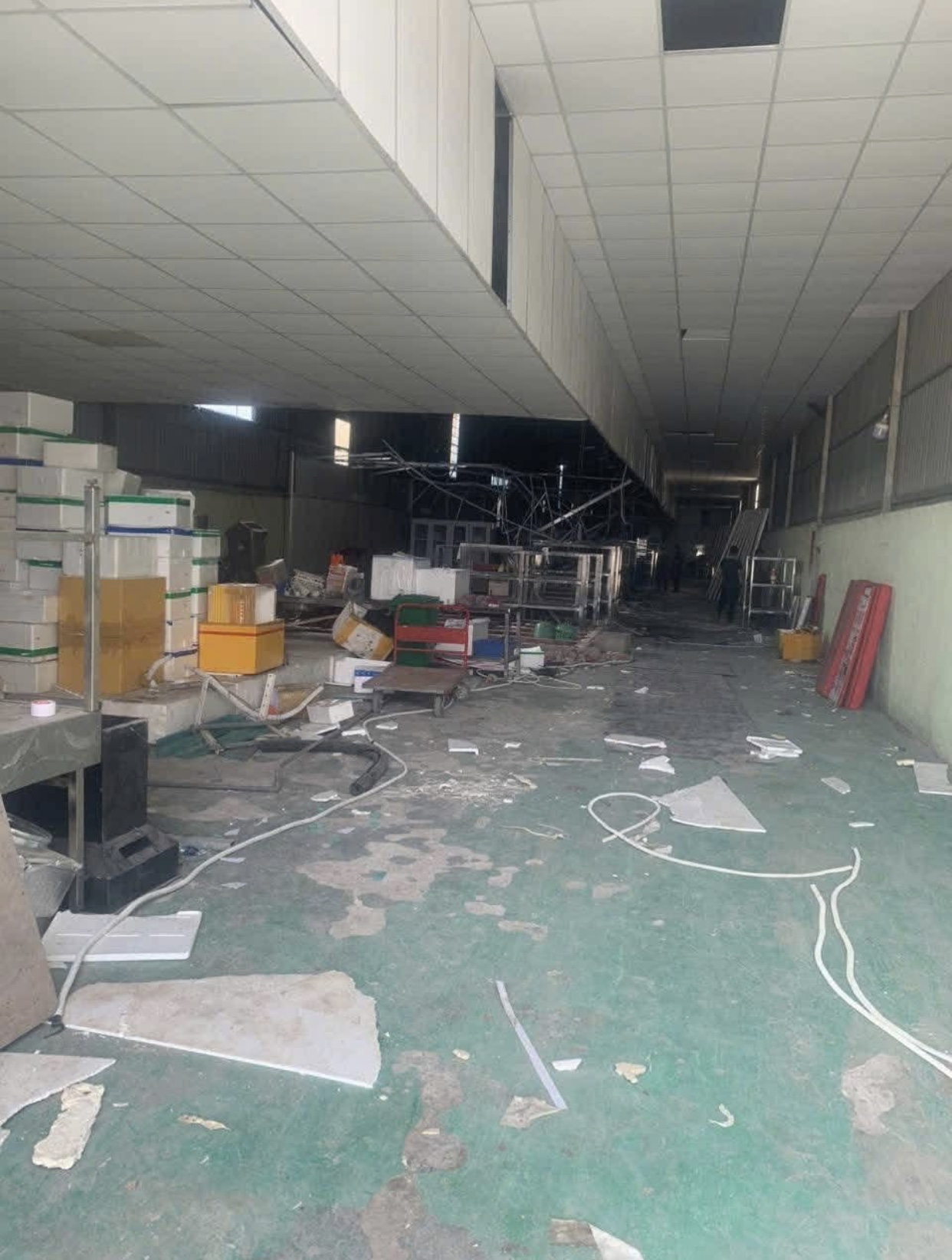 Kho, nhà xưởng cho thuê 1000m2 gần ngã tư Ga, quận 12