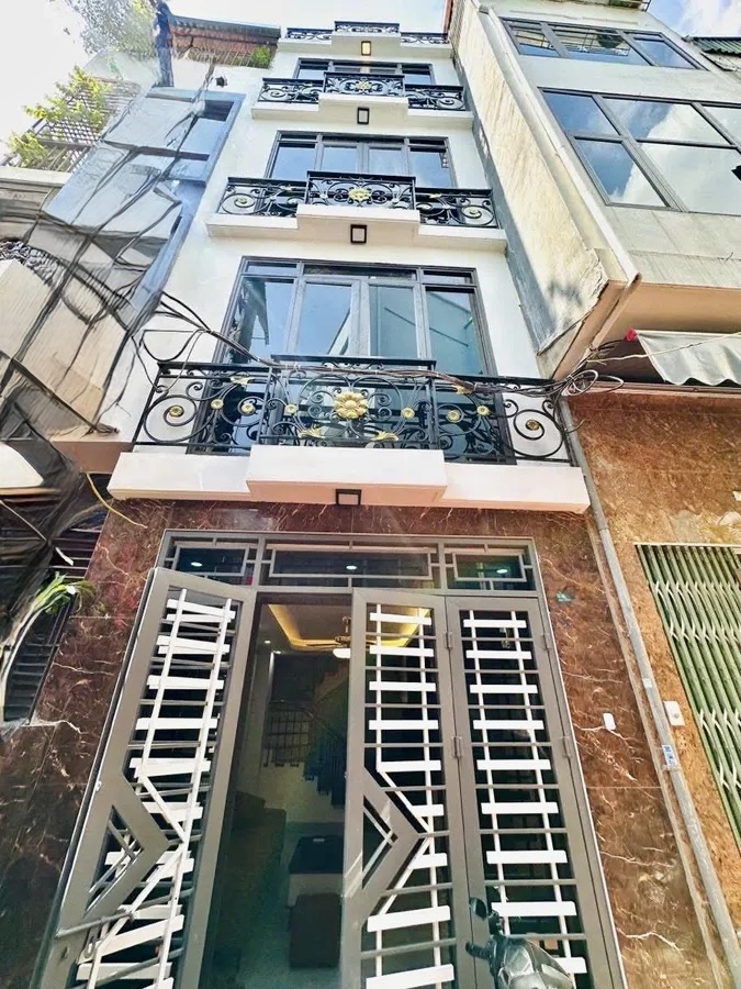 Bán nhà Trường Chinh – Đống Đa, 5 tầng - 3 ngủ đẹp, cách phố 75m, sổ đỏ chính chủ – 8,5 tỷ