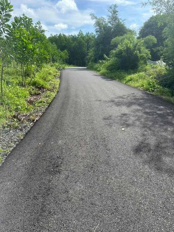 Gần 1900m2, 27m mặt tiền nhựa, cách biển 4km gần hồ sông kinh, giáp rừng giá cực rẻ