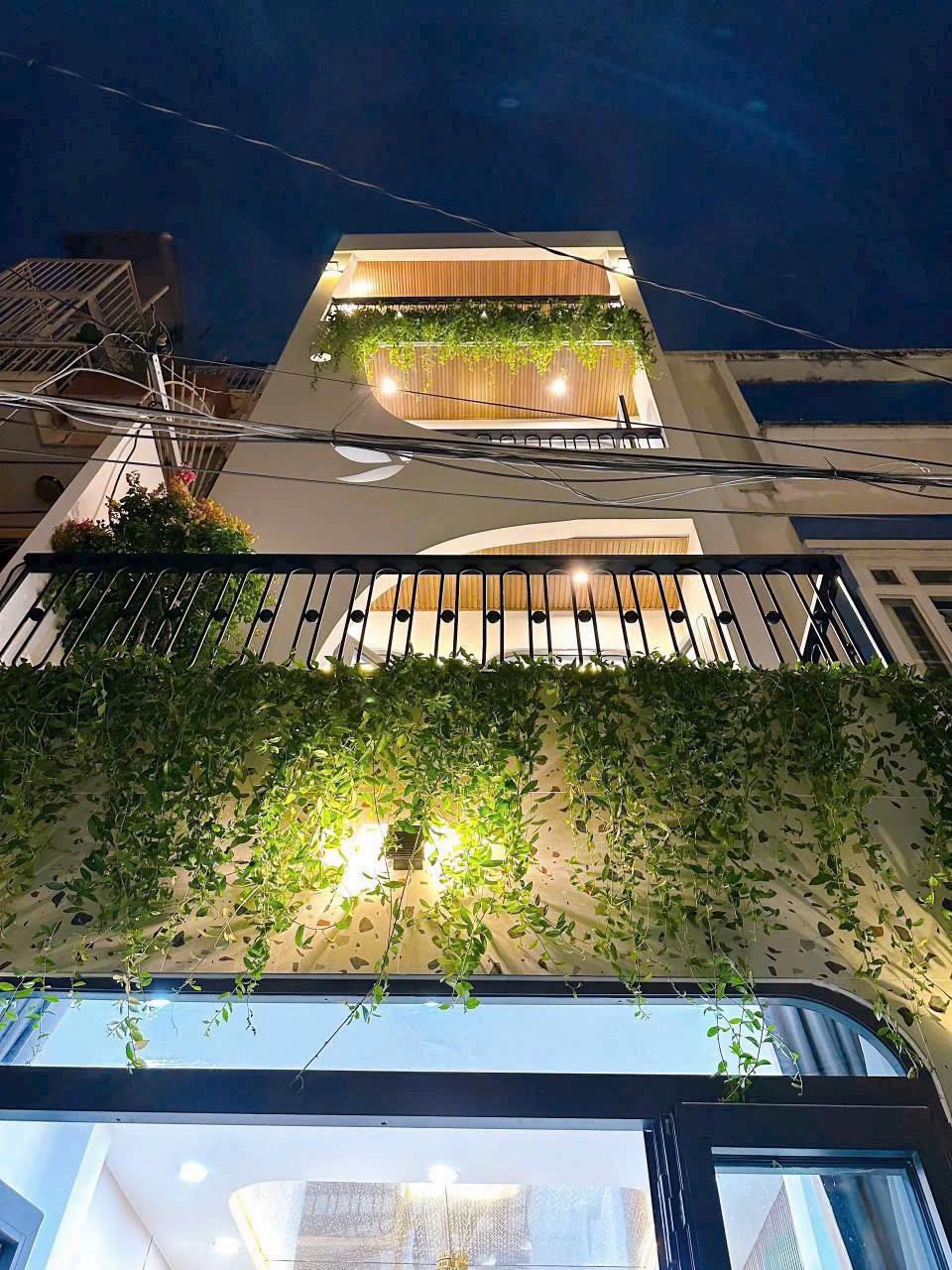 Bán nhà 1 trệt 2 lầu đẹp đường Lê Văn Tách – Thủ Dầu Một