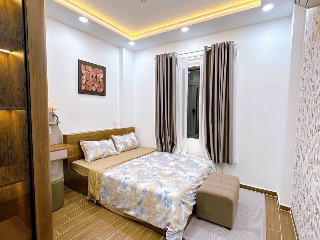 Bán nhà 1 trệt 2 lầu đẹp đường Lê Văn Tách – Thủ Dầu Một