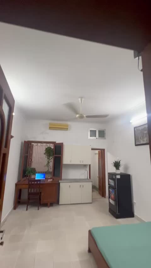 Cho thuê căn hộ 111A Nguyễn Khuyến, Đống Đa 27m2, studio cửa sổ ban công, thang bộ ô tô tránh gần chợ