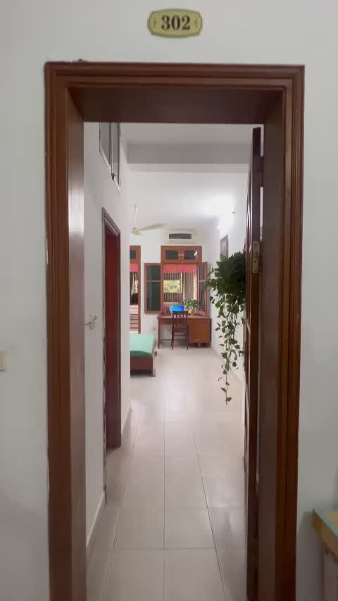 Cho thuê căn hộ 111A Nguyễn Khuyến, Đống Đa 27m2, studio cửa sổ ban công, thang bộ ô tô tránh gần chợ