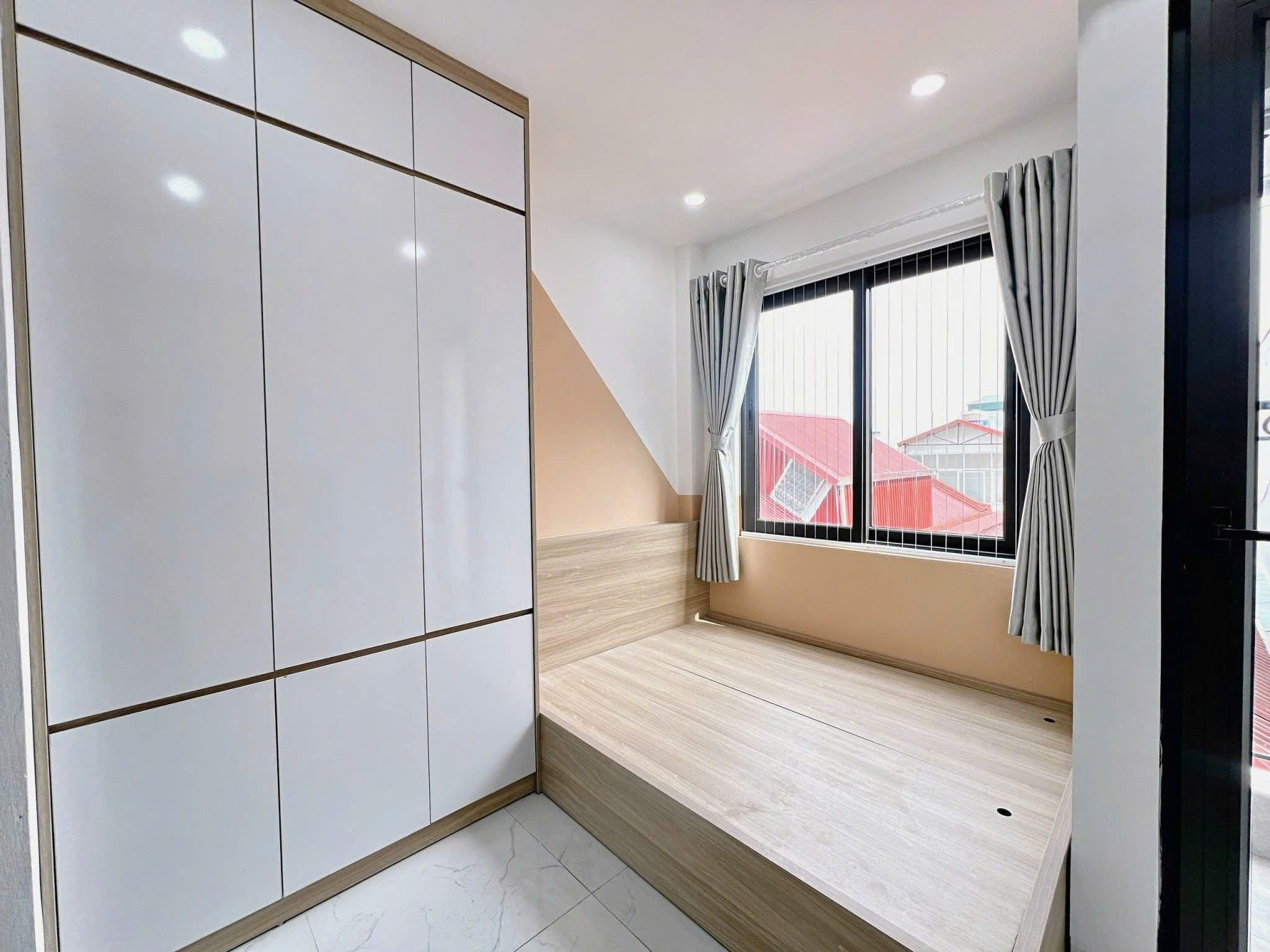 Bán gấp tòa nhà chung cư mini đường Hoàng Văn Thái, 70m2, 7 tầng, thang máy