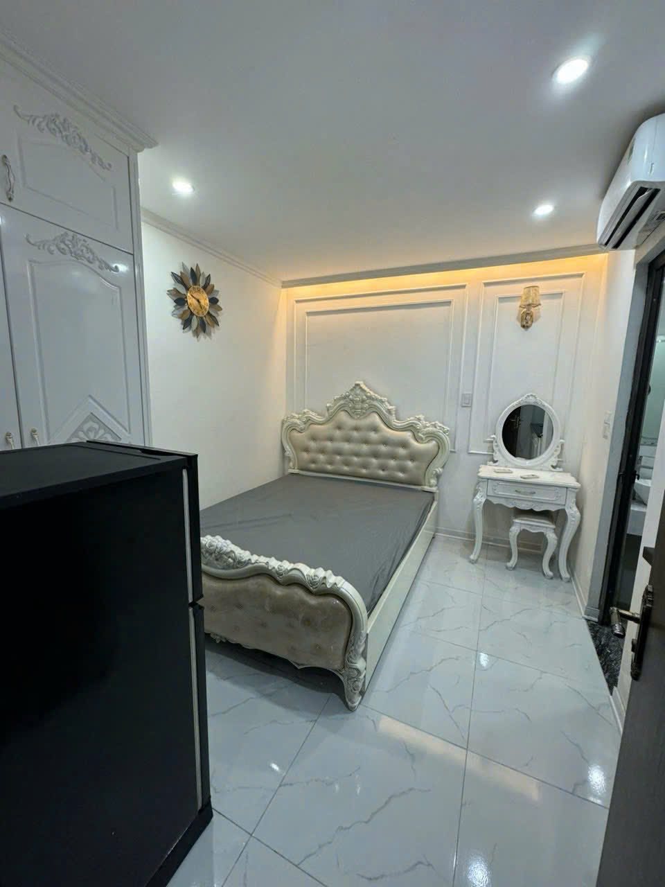 Bán tòa nhà chung cư mini phố Quan Hoa, 130m2 - 7 tầng - thang máy 29 phòng