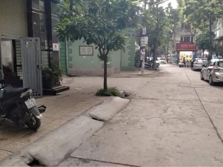 Bán tòa nhà mặt ngõ ô tô đường Hoàng Quốc Việt, 80m2, 7 tầng, thang máy