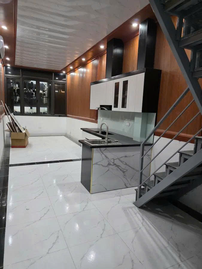 Hiếm nhà đẹp 6 tầng mặt phố Xa La, 42m2, 2 mặt tiền 3m, vỉa hè rộng, kinh doanh tốt, giá, 14.6 tỷ