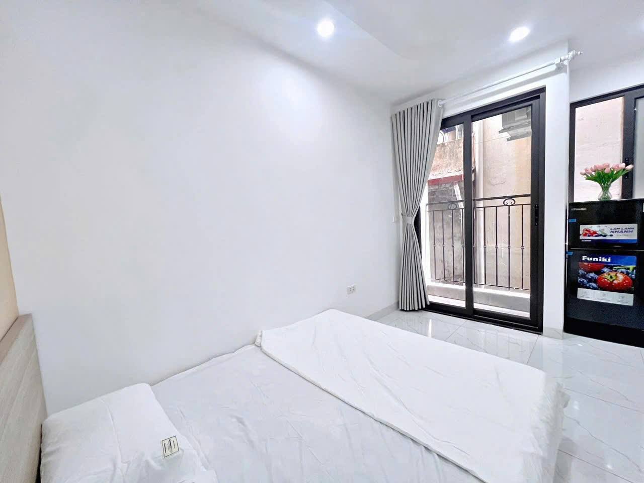 Bán gấp tòa nhà chung cư mini đường Hoàng Văn Thái, 70m2, 7 tầng, thang máy