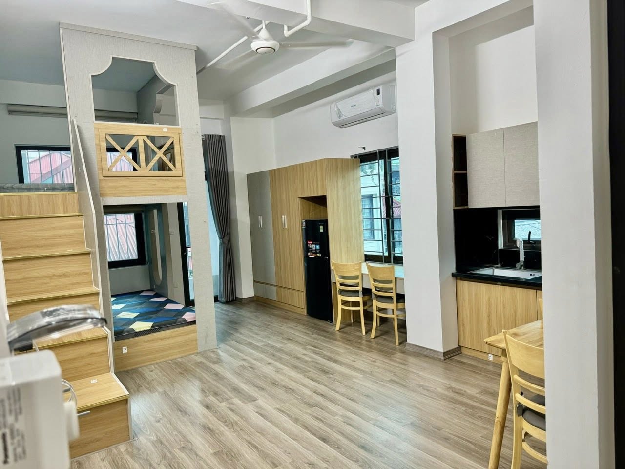 Bán tòa nhà chung cư mini đường Nguyễn Khang - 130m2 - 7 tầng - thang máy - lô góc