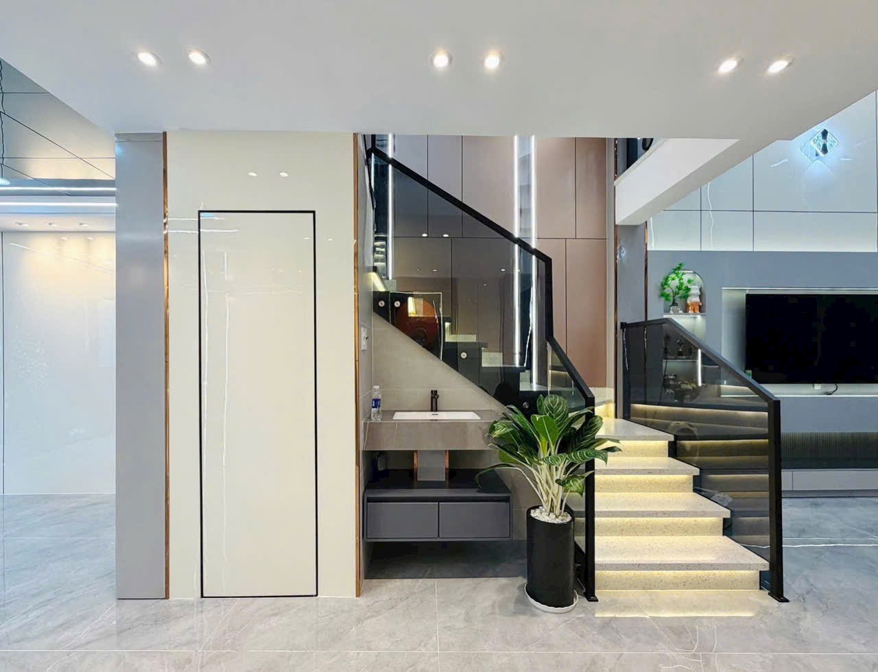 Bán nhà phố đẹp đường Huỳnh Văn Nghệ, Phường 12, Quận Gò Vấp, Hồ Chí Minh