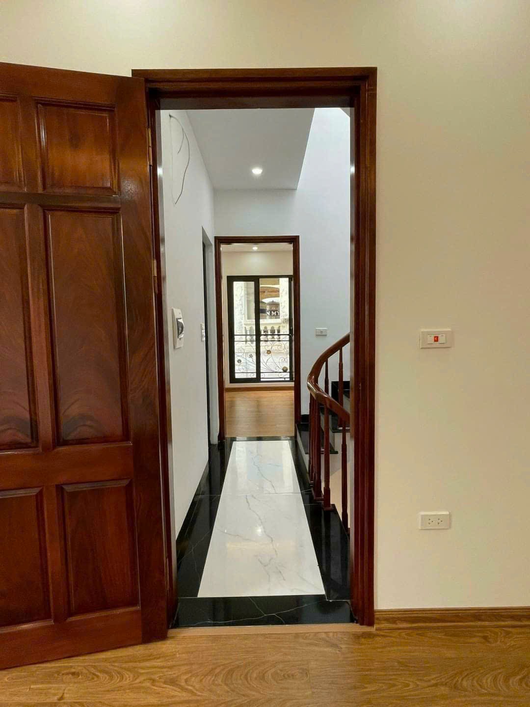 Bán nhà riêng Đan Phượng. Sổ riêng 36m2 cạnh trường Cấp 2 Tân Lập. Thiết kế 5 tầng, 6 ngủ