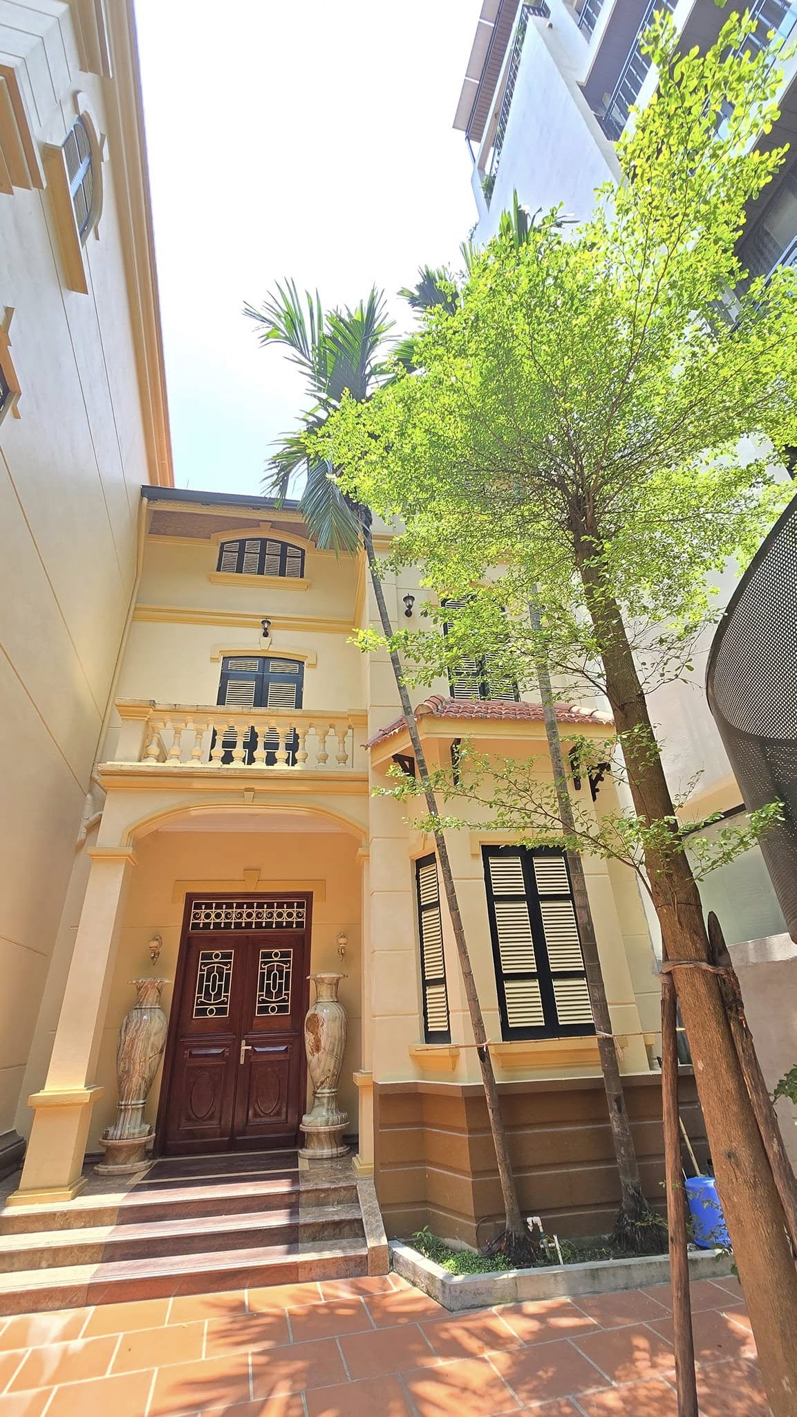 Bán biệt thự Tây Hồ, 750m2, 4 tầng, mặt tiền 17m, khu hiếm nhà bán